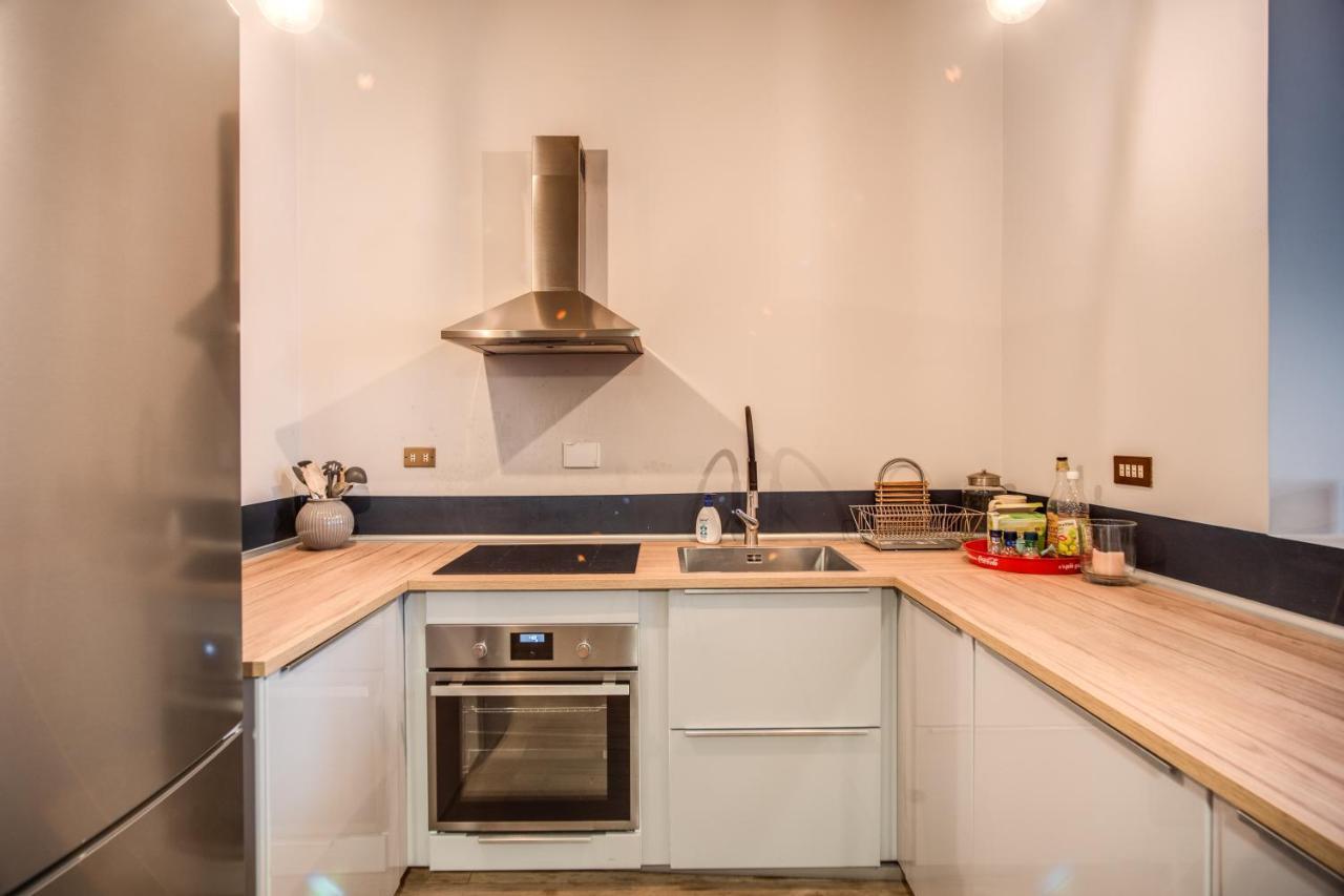 Stylish And Spacious Apartment Next To The Colosseum 로마 외부 사진