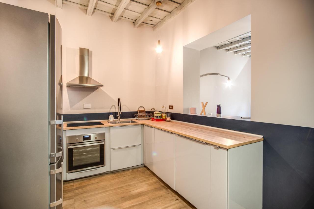 Stylish And Spacious Apartment Next To The Colosseum 로마 외부 사진