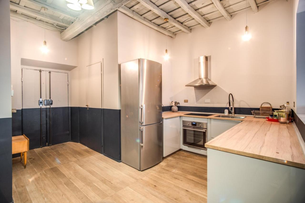Stylish And Spacious Apartment Next To The Colosseum 로마 외부 사진