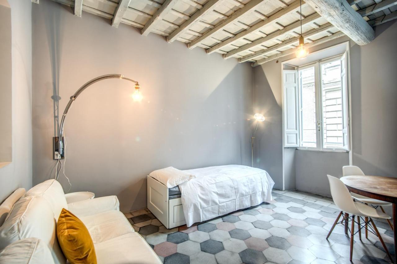 Stylish And Spacious Apartment Next To The Colosseum 로마 외부 사진