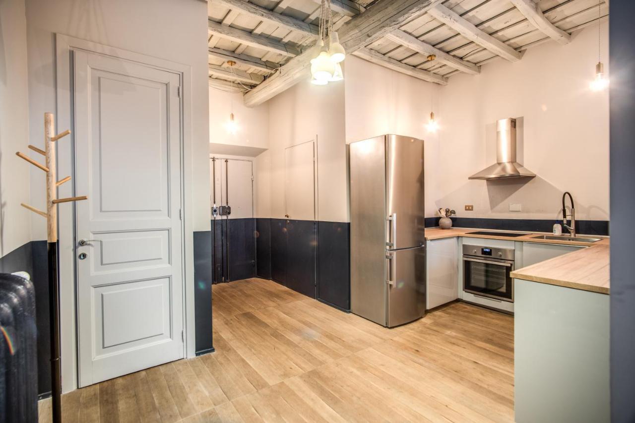 Stylish And Spacious Apartment Next To The Colosseum 로마 외부 사진